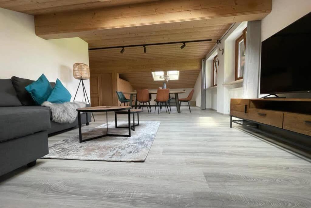 Gemuetliche Ferienwohnung Im Dg Am Tegernsee - Bergblick, Ruhe & Ganz Viel Platz Bad Wiessee Esterno foto